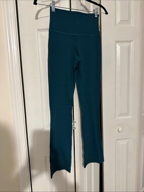 Women’s lululemon Teal High-Waist bootcut Active Leggings
